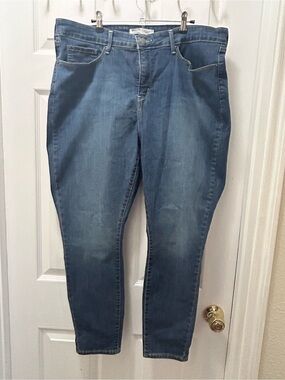 Signature by Levi Strauss Women's Skinny Jeans - Light Blue Wash